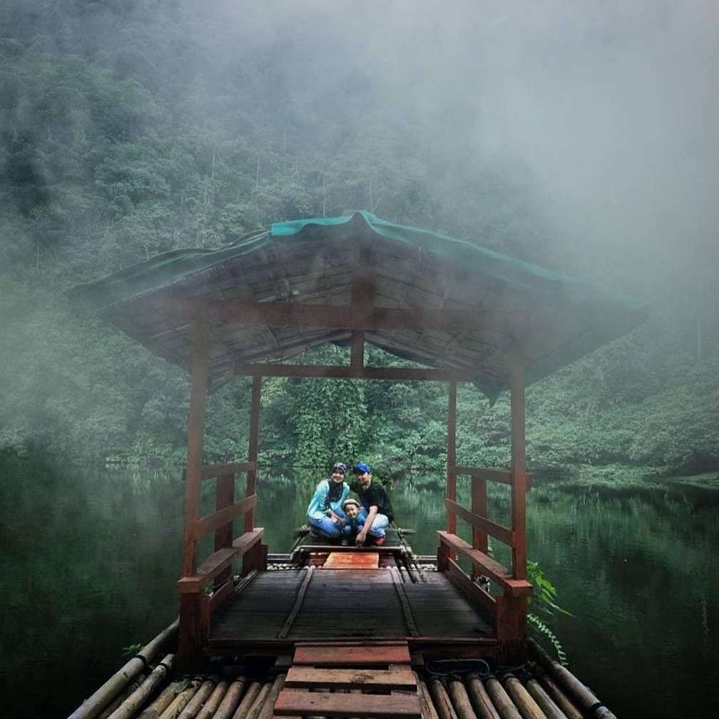 Penunggu Telaga Warna Puncak Bogor